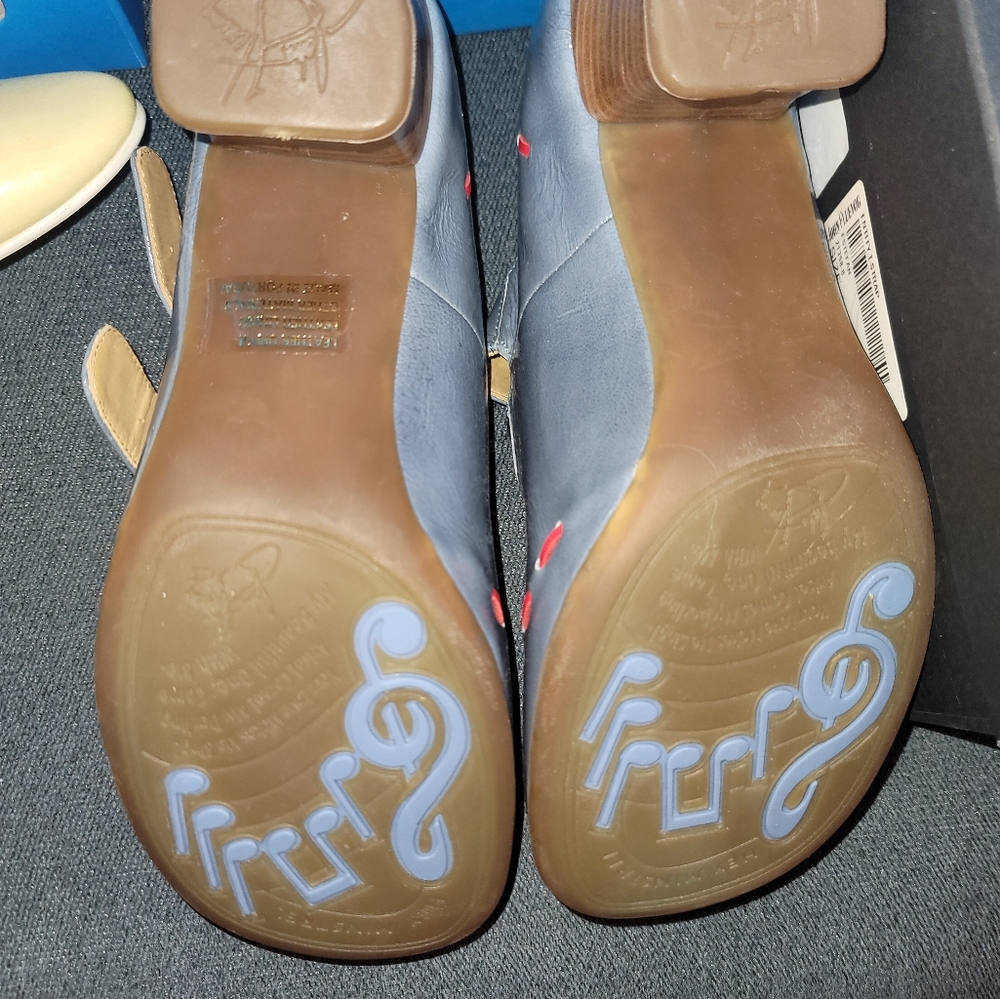 John Fluevog, Light Blue Patent. Size 8.5 - Picture 2 of 4